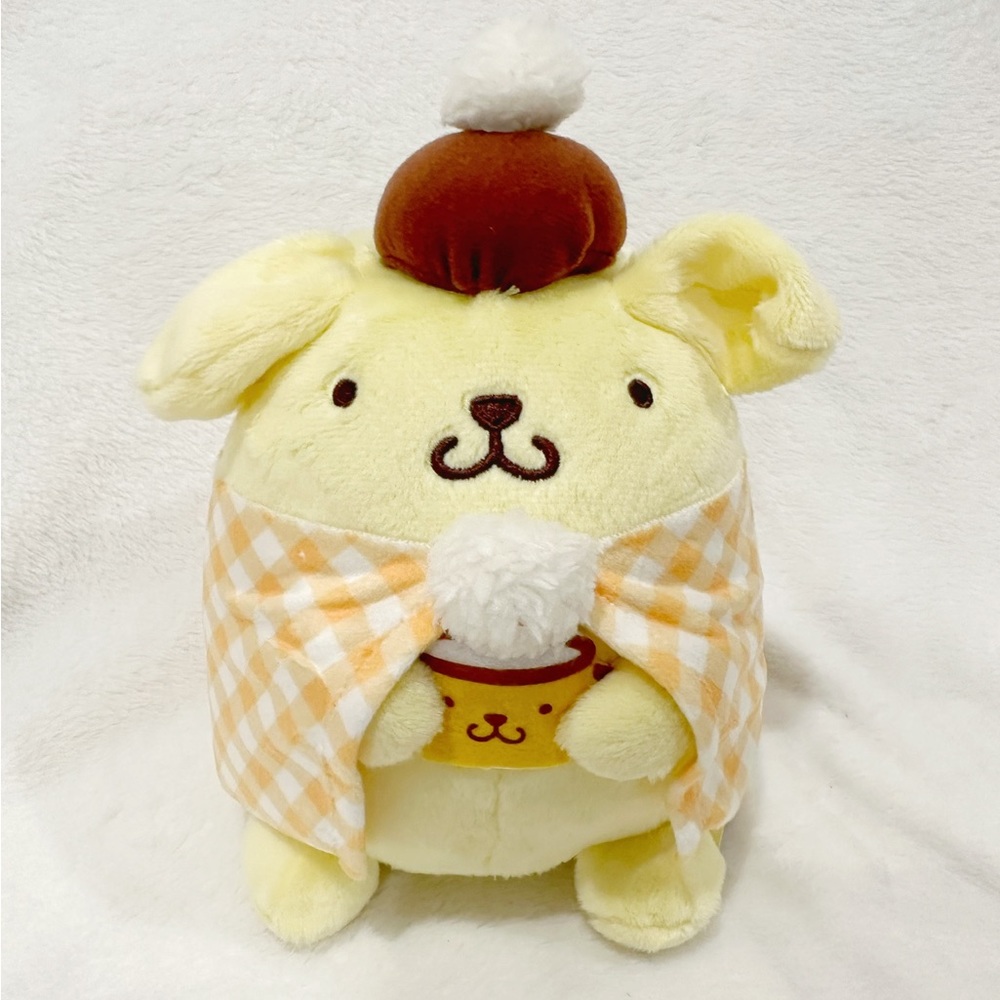 Pompompurin - Warm & Fluffy Plushy - Holding Cup